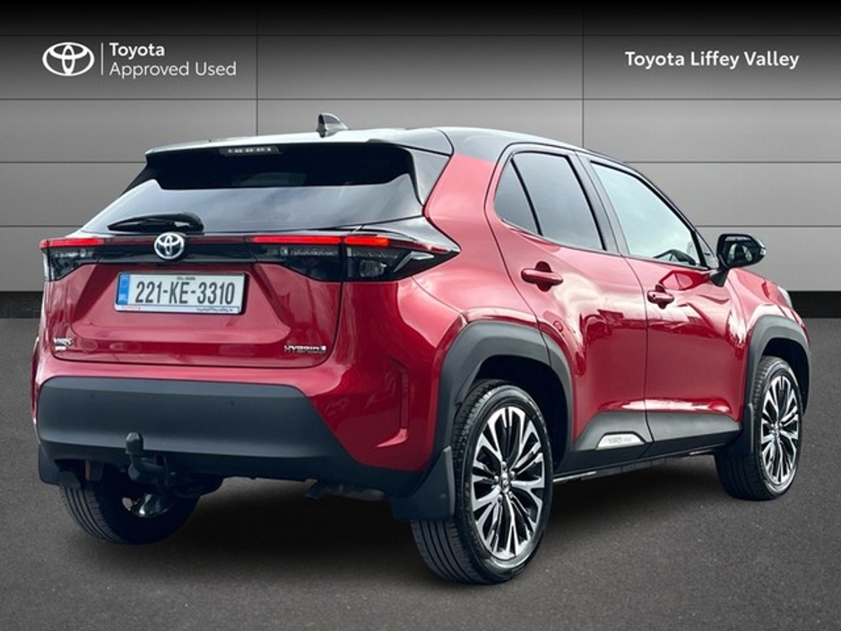 2022 Toyota Yaris Cross - image 2