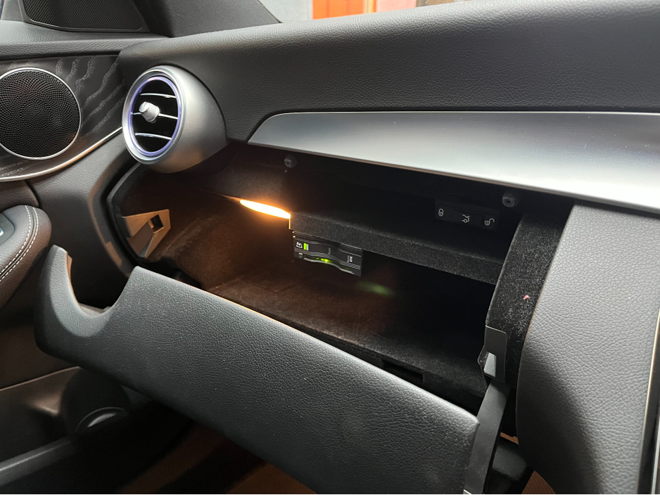 2017 Mercedes-Benz C Class 2017 MERCEDES-BENZ C220D LAUREUS EDITION 2.2 AUTOMATIC / CRUISE CONTROL / REVERSE CAMERA / ELECTRIC MEMORY & HEATED SEATS / PADDLE SHIFTERS / AMBIENT LIGHTS AND MORE