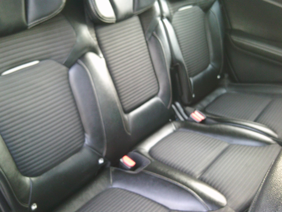 2017 Renault Scenic - image 11