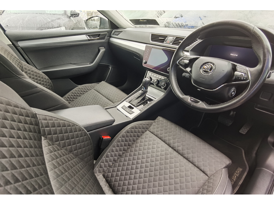 2023 Skoda Superb - image 8