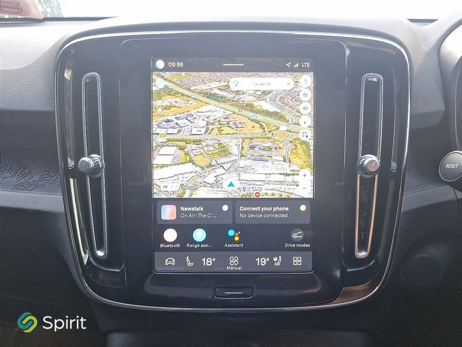 2023 Volvo C40 - image 15