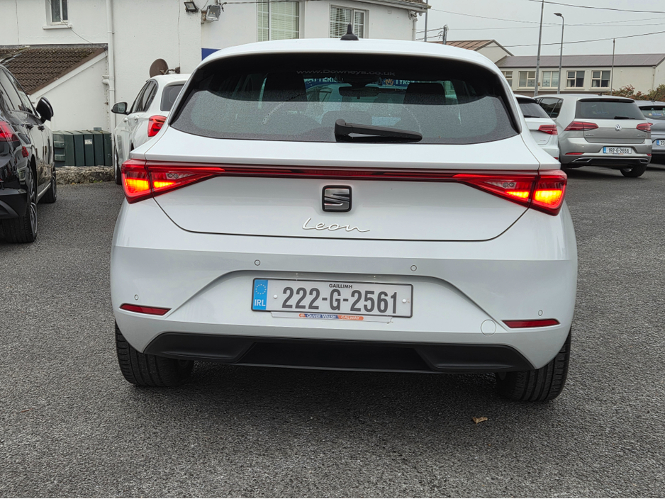 2022 SEAT Leon - image 2