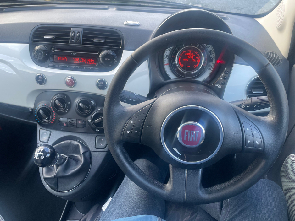 2011 Fiat 500 - image 9