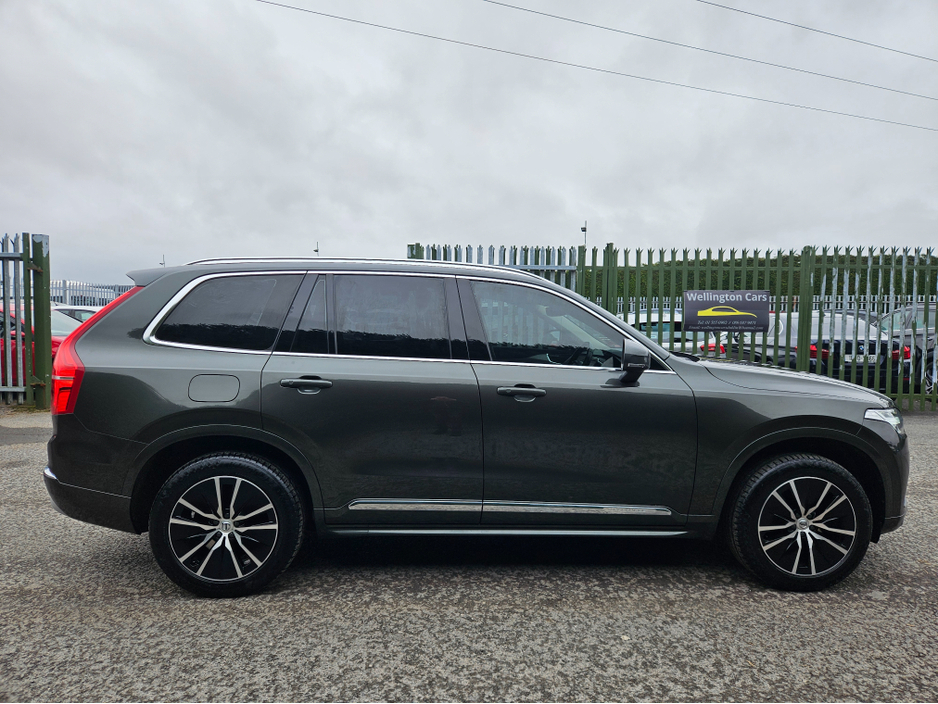 2021 Volvo XC90 - image 3