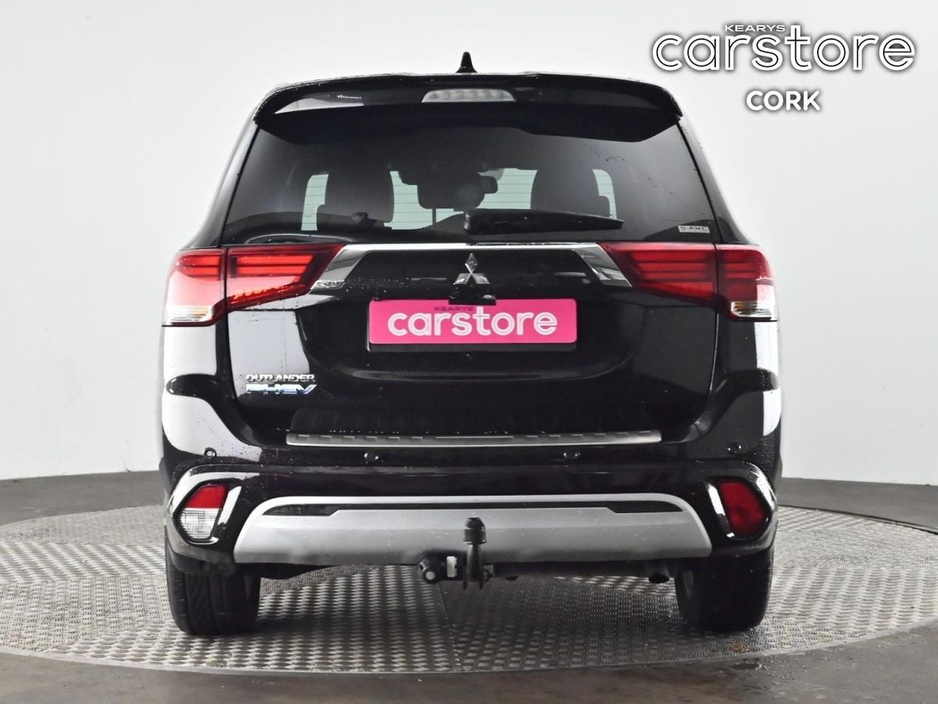 2021 Mitsubishi Outlander - image 4