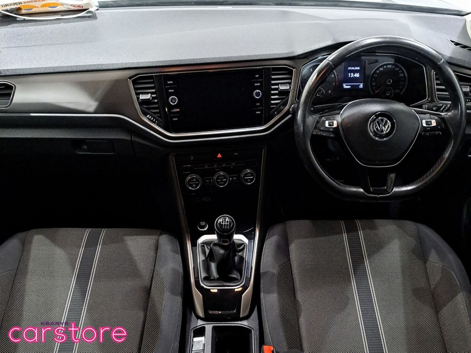 2019 Volkswagen T-Roc - image 11