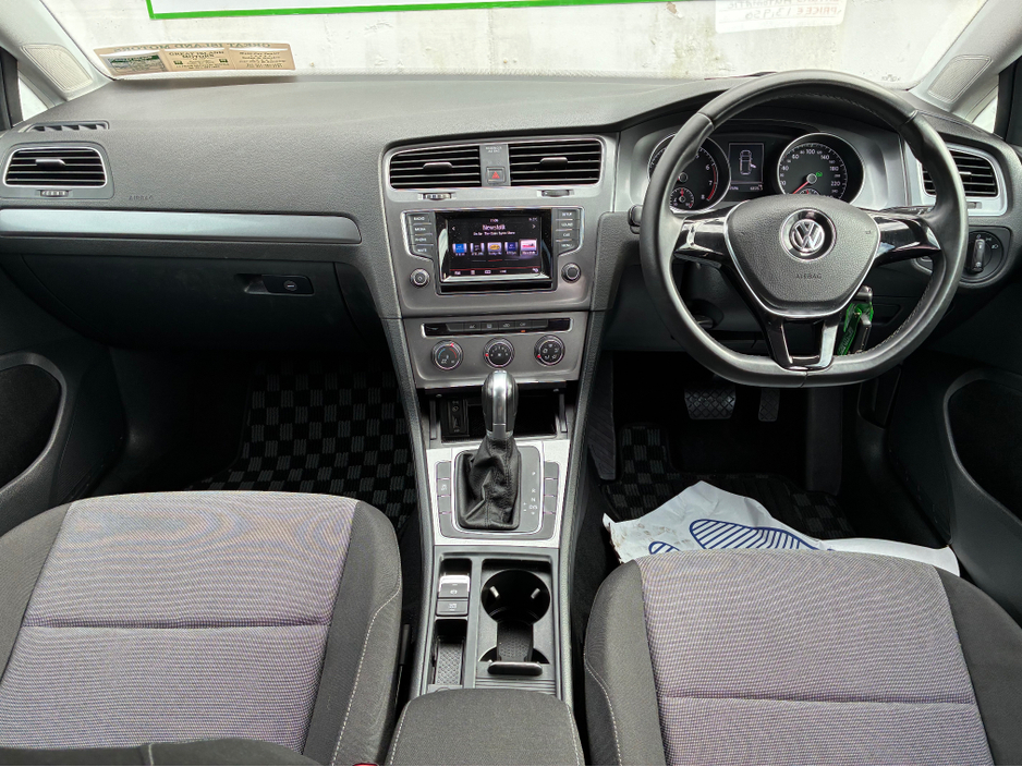 2015 Volkswagen Golf - image 12