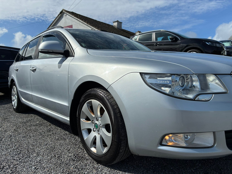 2013 Skoda Superb - image 11
