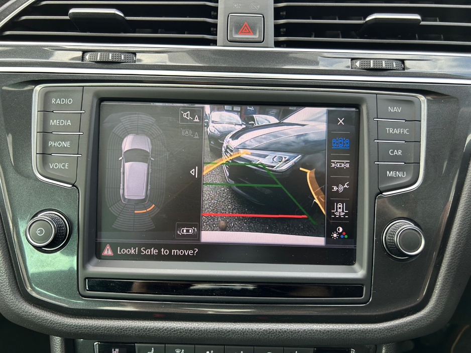 2017 Volkswagen Tiguan - image 16