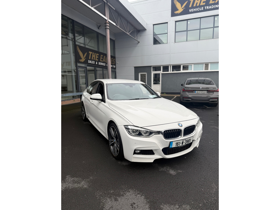 2016 BMW 3 Series - image 7