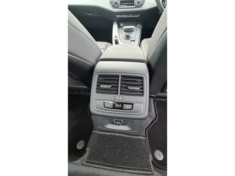 2016 Audi A4 - image 19