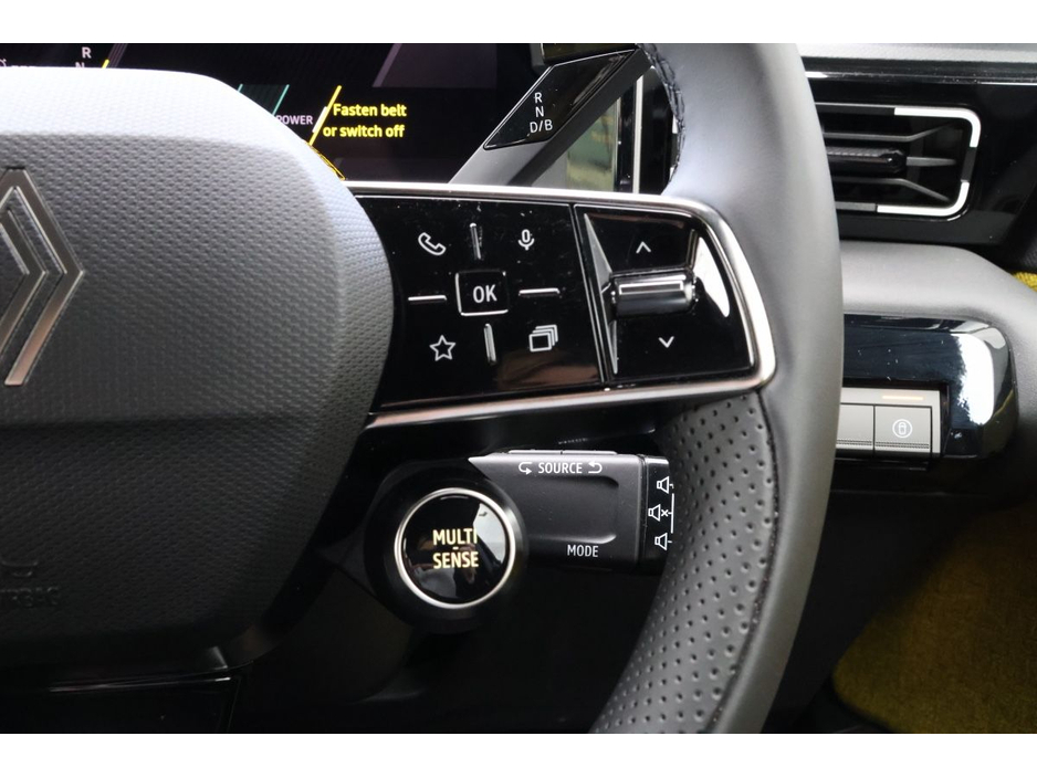 2025 Renault 5 - image 16