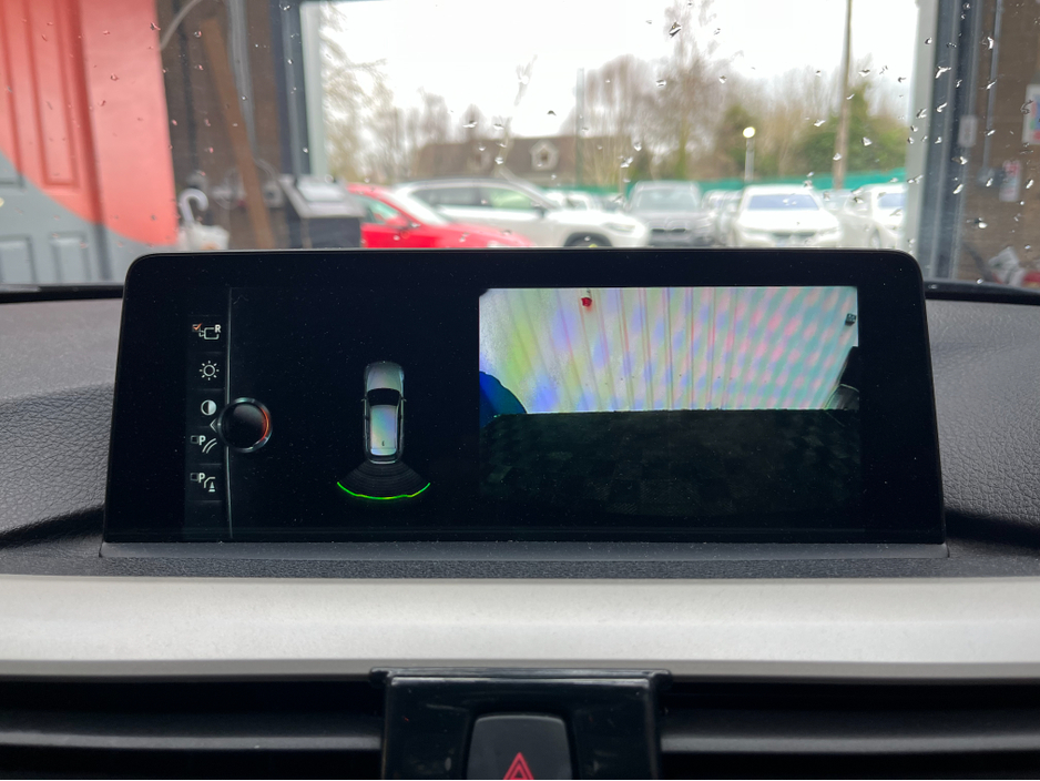 2016 BMW 3 Series - image 21