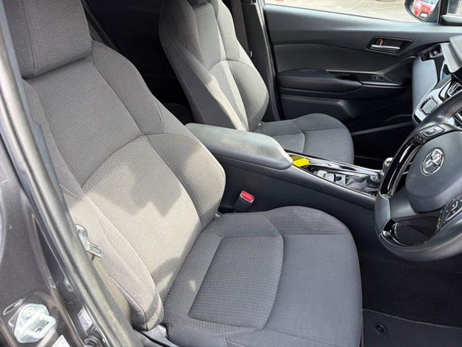 2019 Toyota C-HR - image 12
