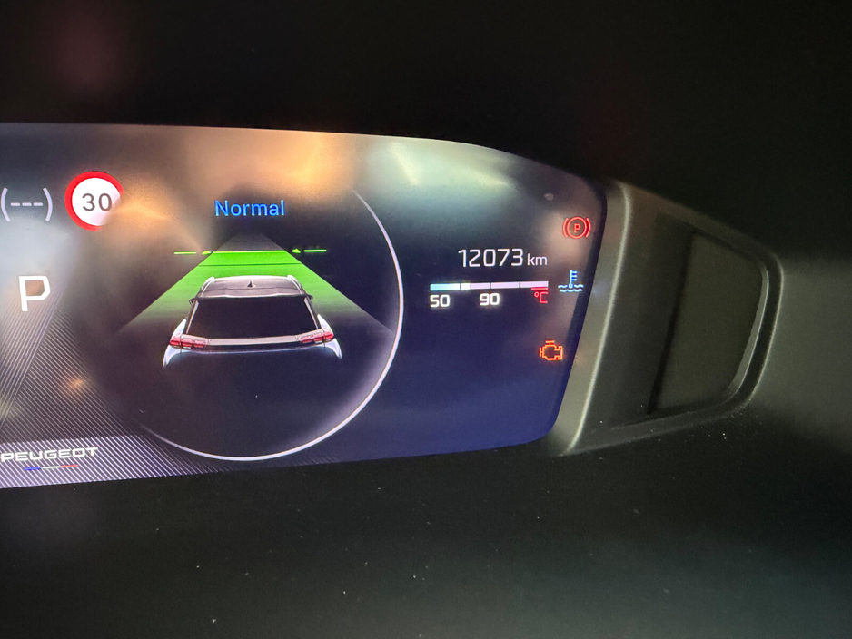 2025 Peugeot 2008 - image 10