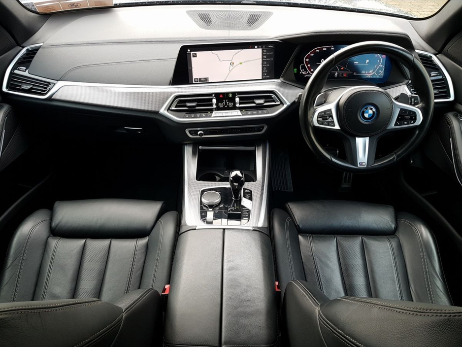2022 BMW X5 xDrive45e xLine €63,995