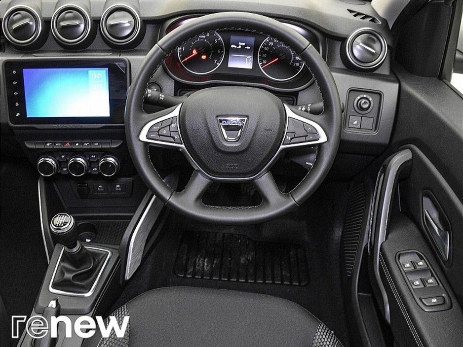 2022 Dacia Duster - image 23