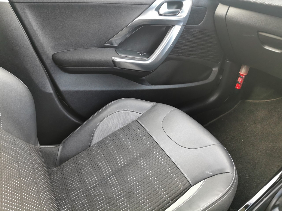 2019 Peugeot 2008 - image 15