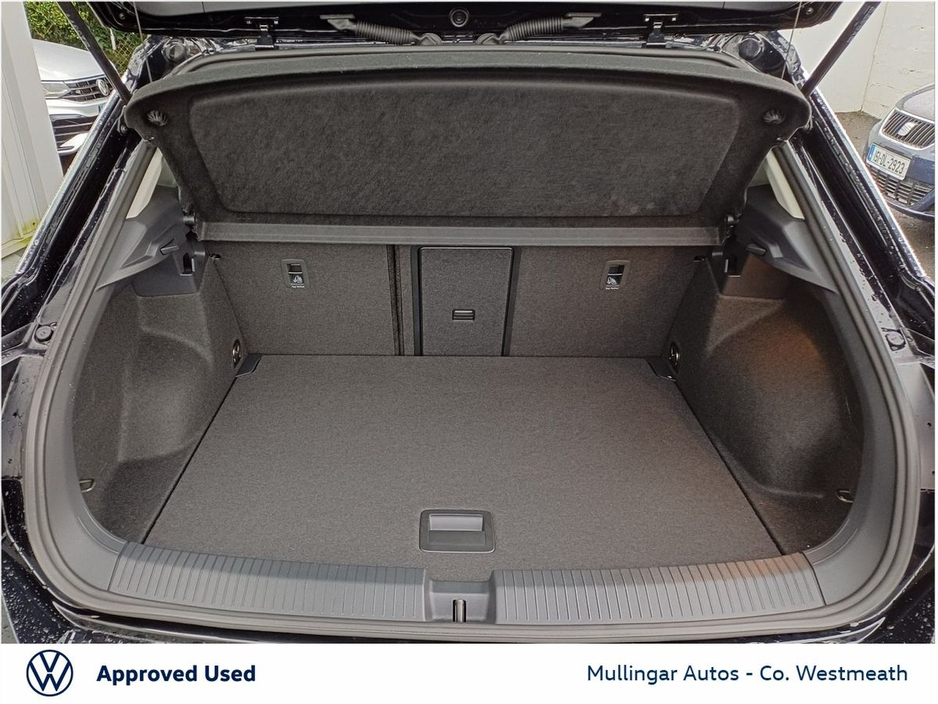 2025 Volkswagen T-Roc - image 9