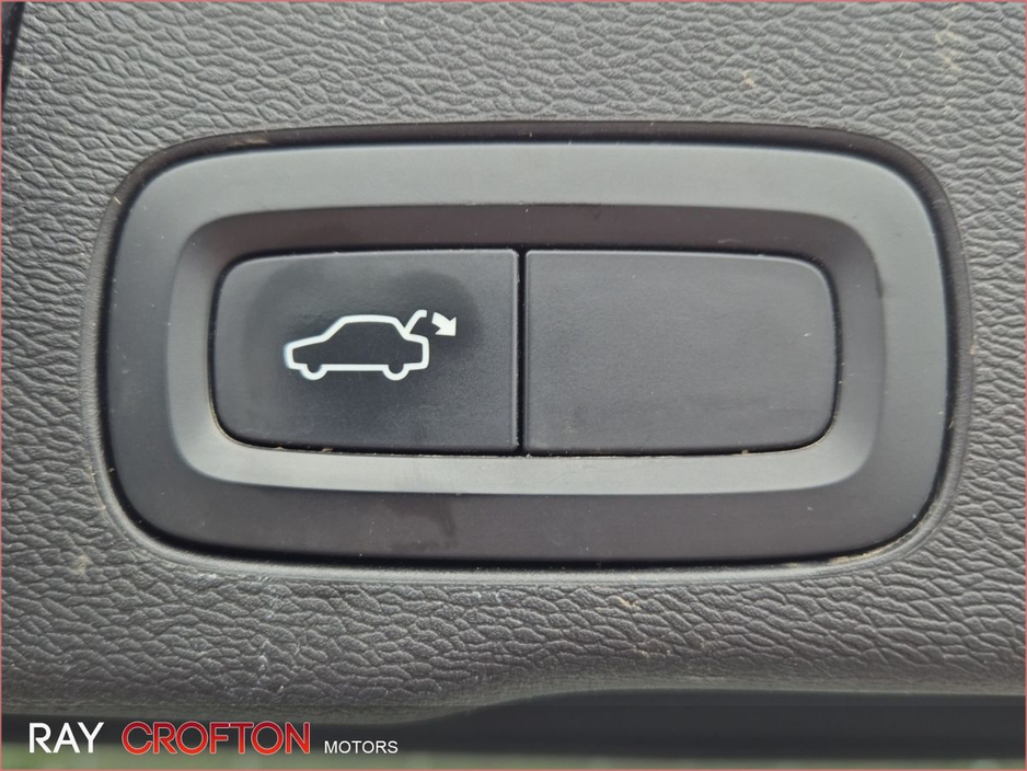 2022 Volvo XC60 - image 23