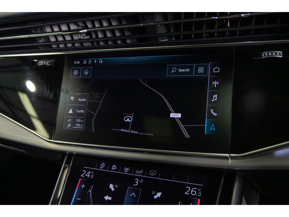 2019 Audi Q8 - image 21