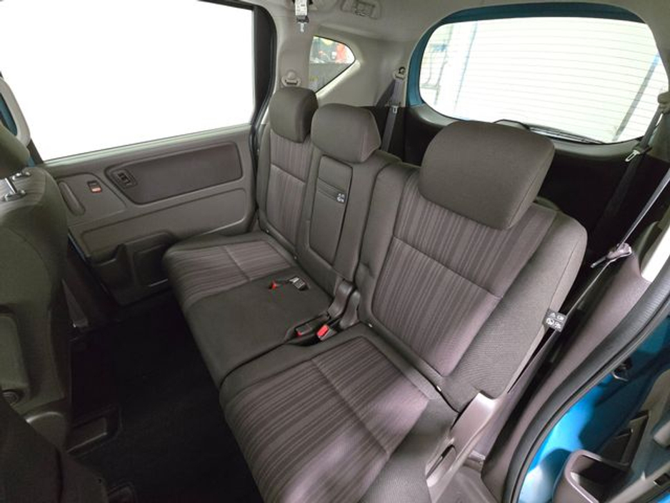 2018 Honda Freed - image 6