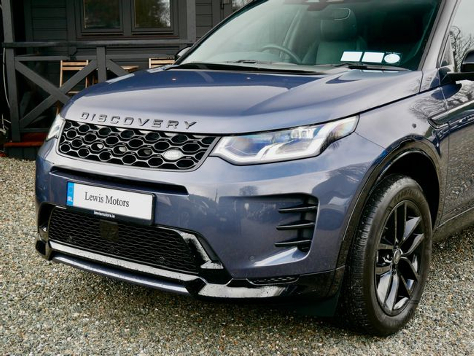 2024 Land Rover Discovery Sport - image 9