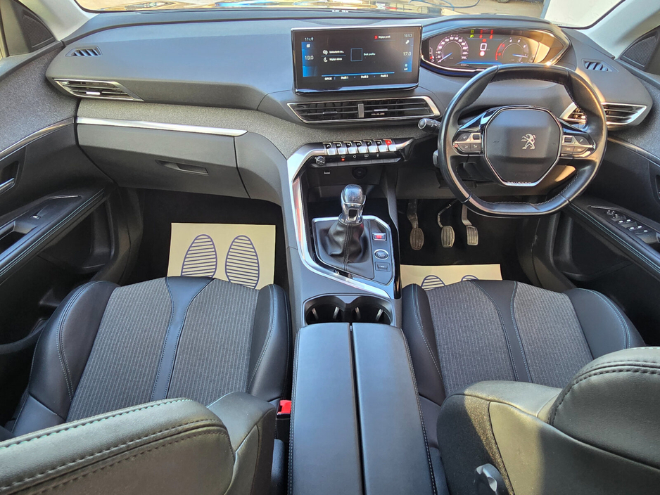 2022 Peugeot 5008 - image 22