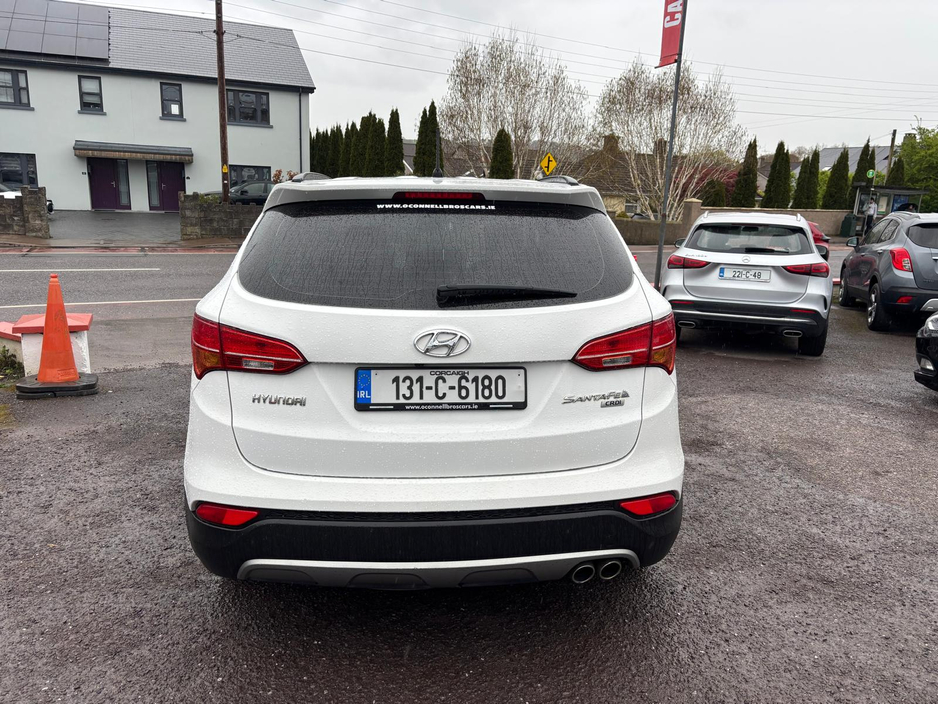 2013 Hyundai Santa Fe - image 11