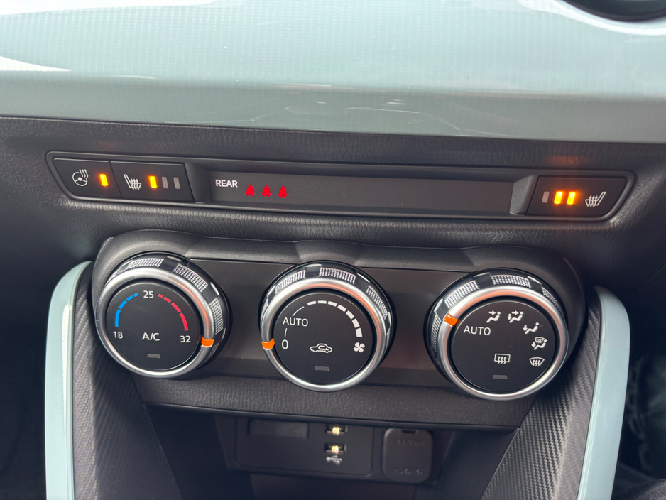 2025 Mazda Mazda2 - image 12