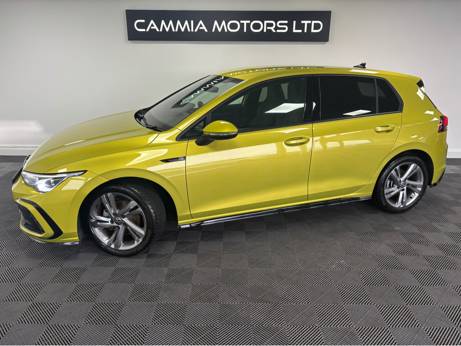 2021 Volkswagen Golf - image 2