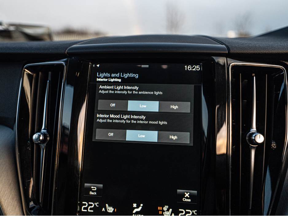 2017 Volvo XC60 172 Volvo XC60 4WD Auto/High spec/1yr warranty €26,888