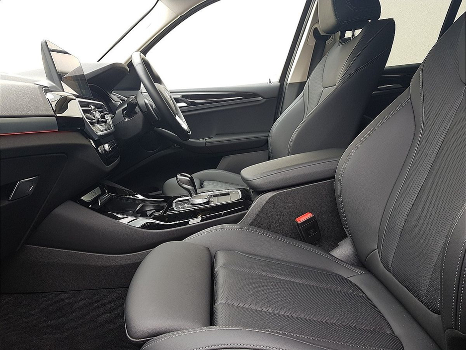 2023 BMW X3 - image 7