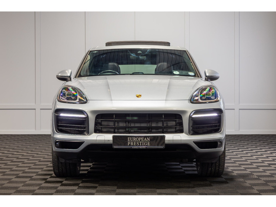 2020 Porsche Cayenne - image 2