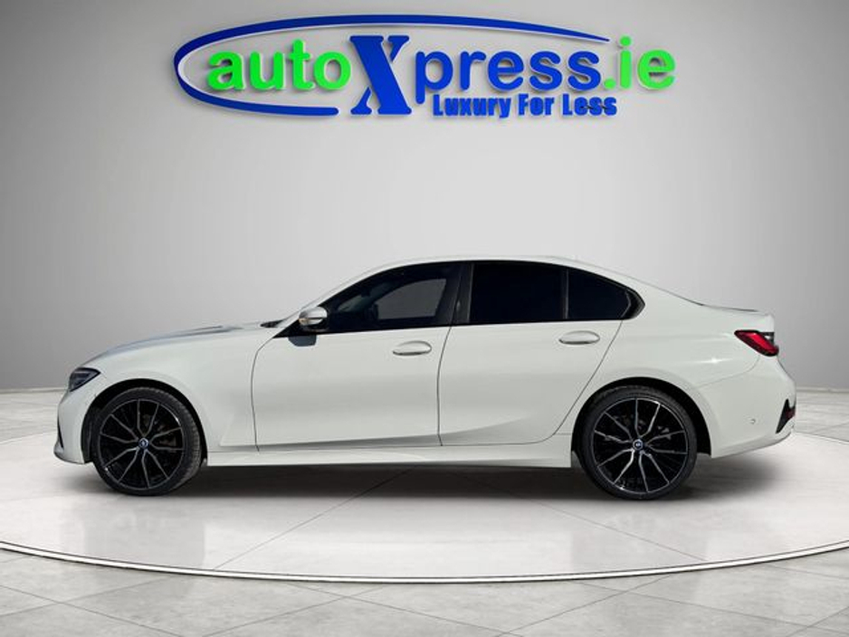 2020 BMW 3 Series - image 8