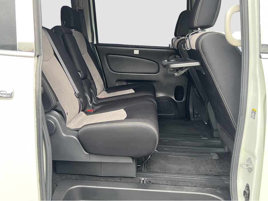 2014 Nissan Serena 2014 Nissan Serena Self Charging Hybrid Automatic 8 Seater €11,950