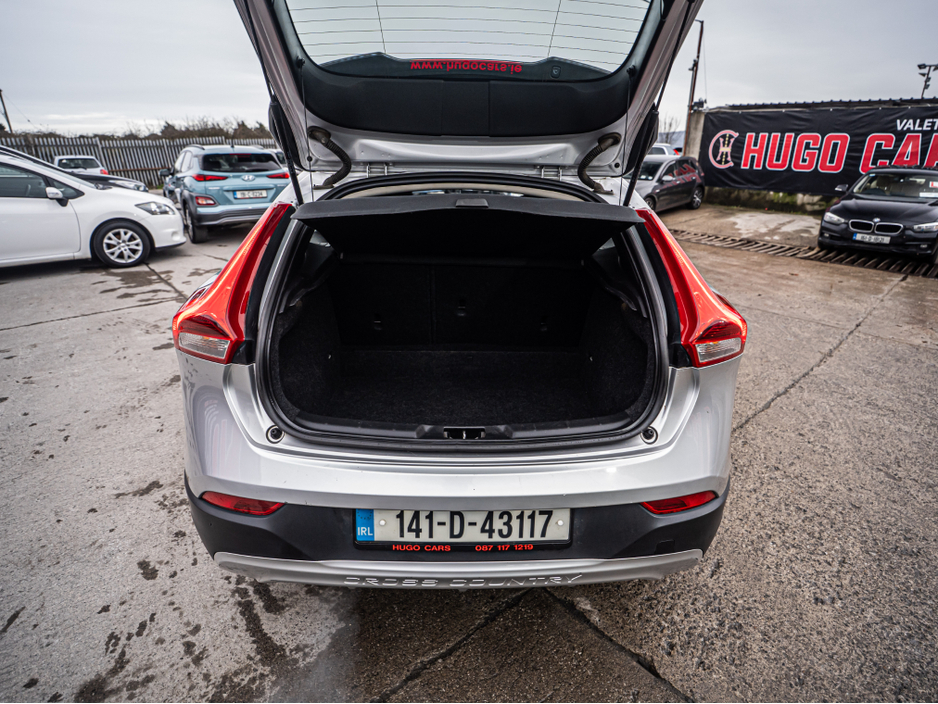 2014 Volvo V40 2014 Volvo V40 Cross Country Auto/New NCT/Warranty €10,888