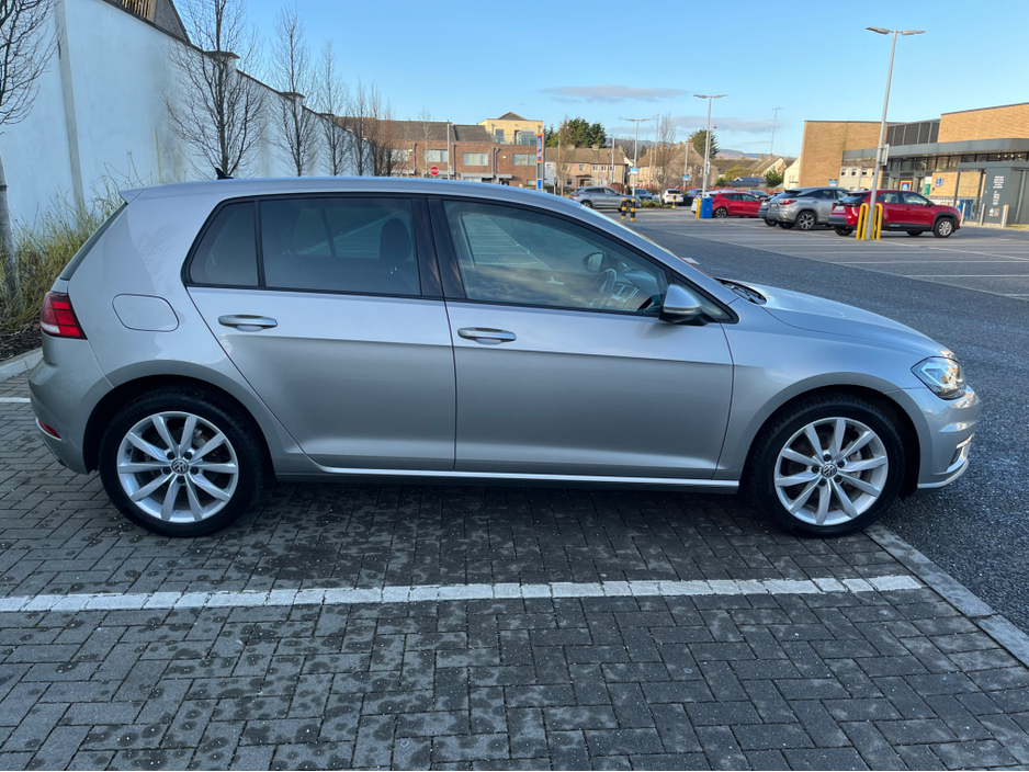 2019 Volkswagen Golf - image 5