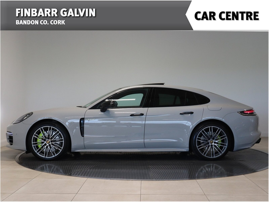 2023 Porsche Panamera - image 3