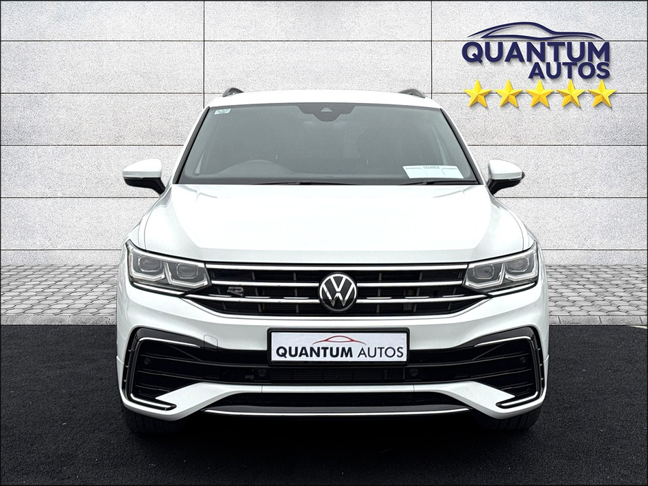 2023 Volkswagen Tiguan - image 2