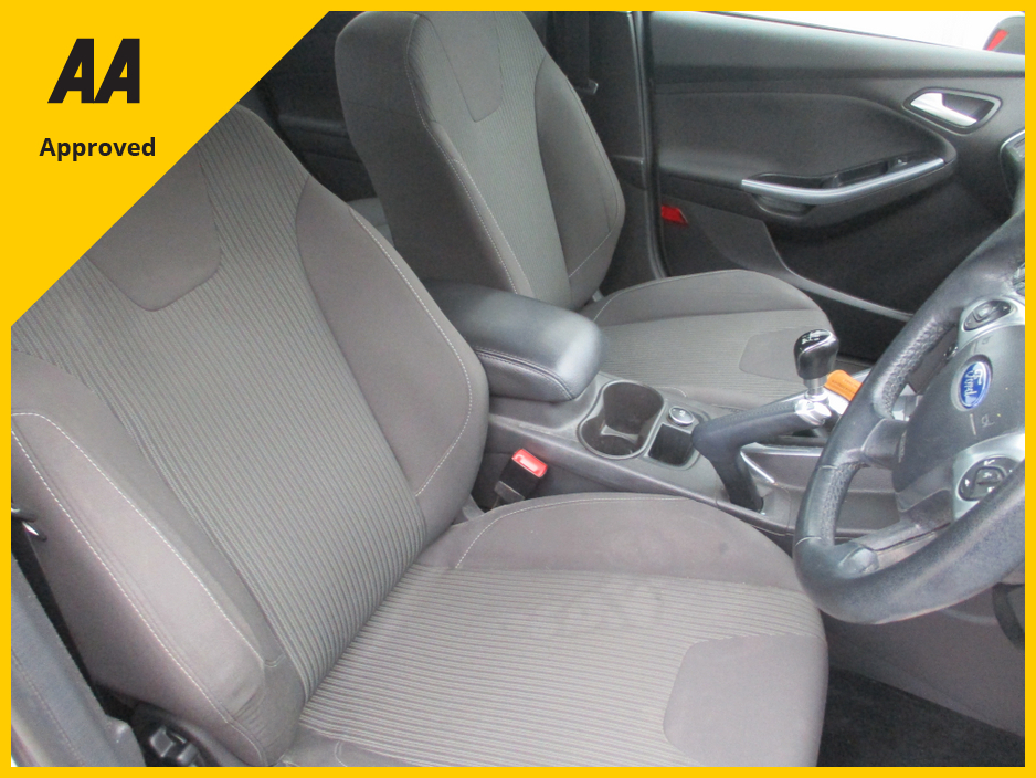 2014 Ford Focus - image 12