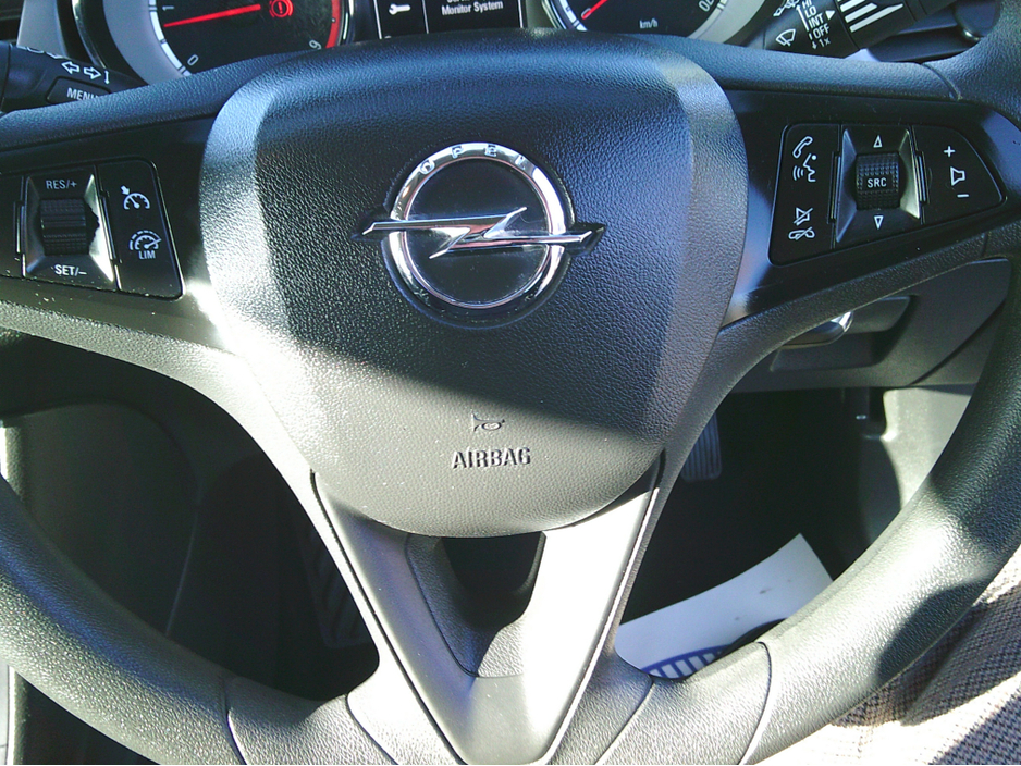 2017 Opel Astra - image 15