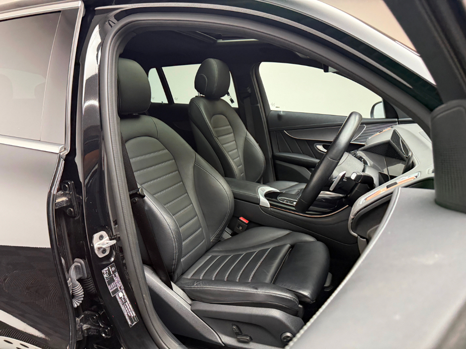 2023 Mercedes-Benz EQC - image 10