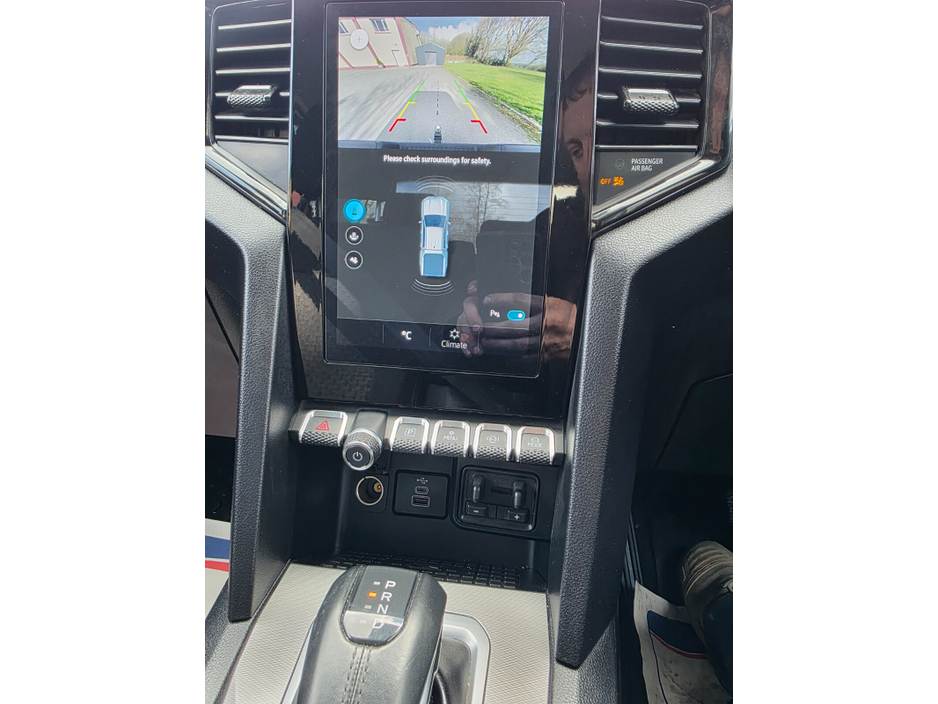 2025 Volkswagen Amarok - image 10