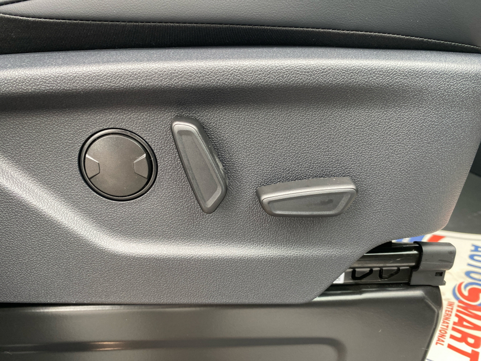 2026 Ford Transit Custom - image 18