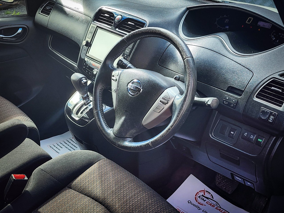 2015 Nissan Serena - image 15