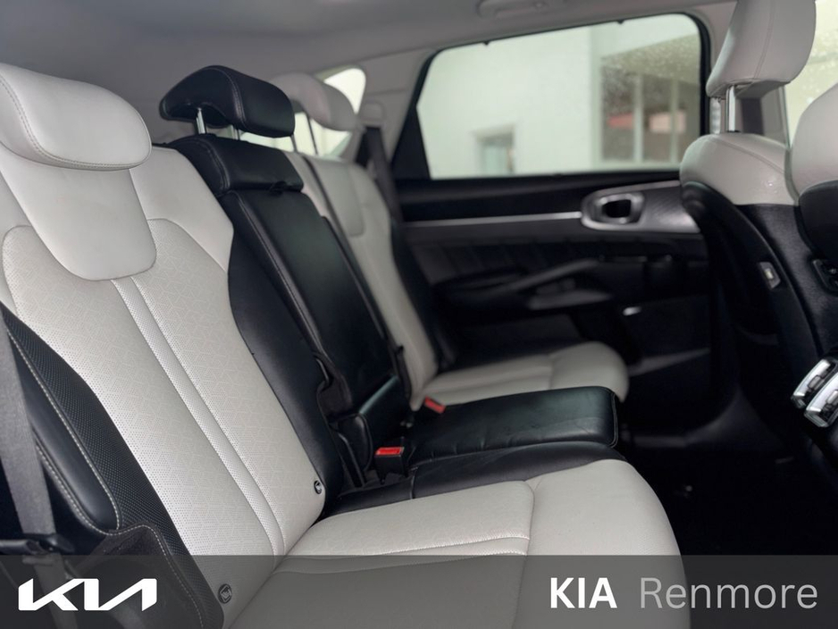 2021 Kia Sorento - image 5