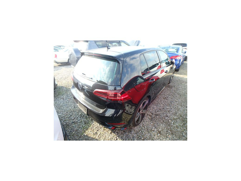 2020 Volkswagen Golf - image 11