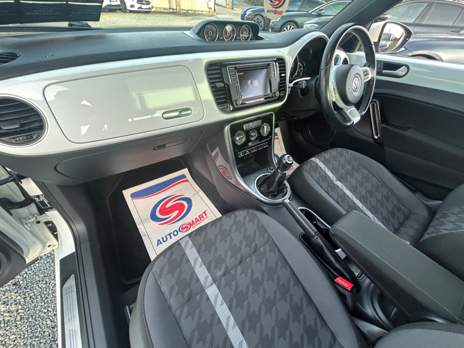 2017 Volkswagen Beetle - image 10