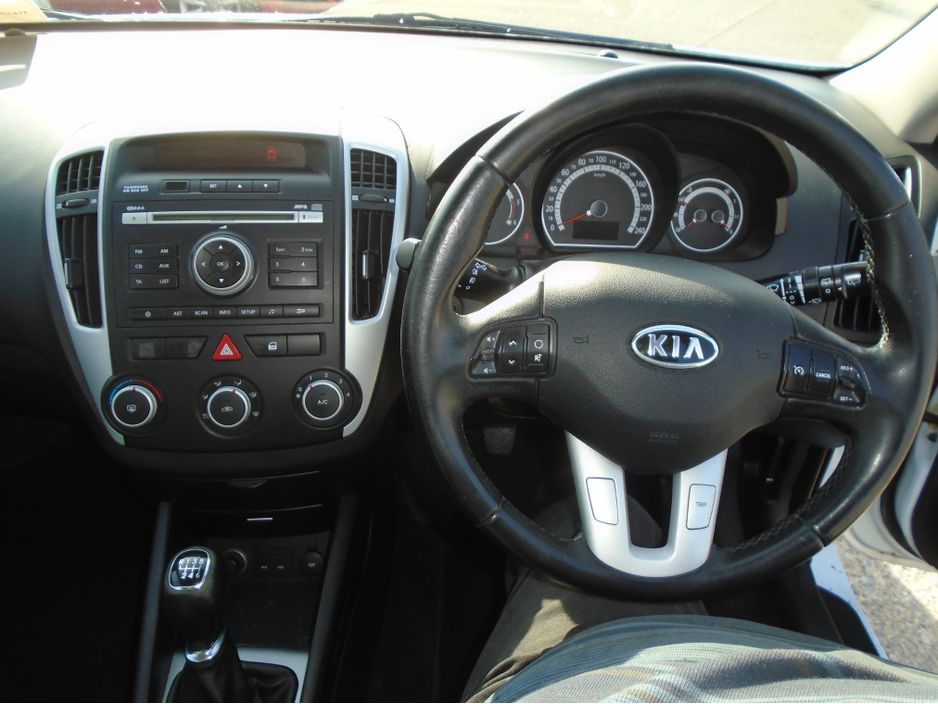 2011 Kia Ceed - image 12